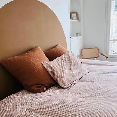 Cosy Batignolles Apartment