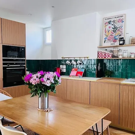 Cosy Batignolles Apartment Paris