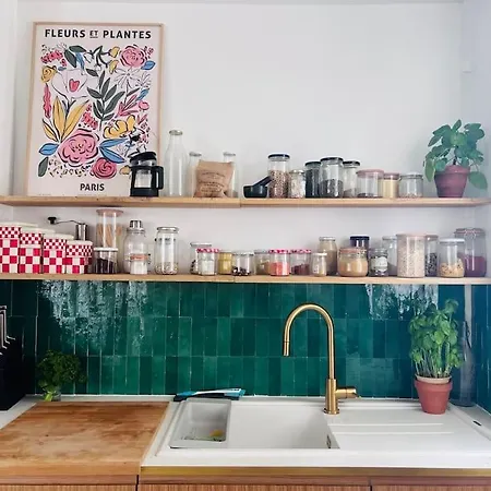 Cosy Batignolles Apartment *